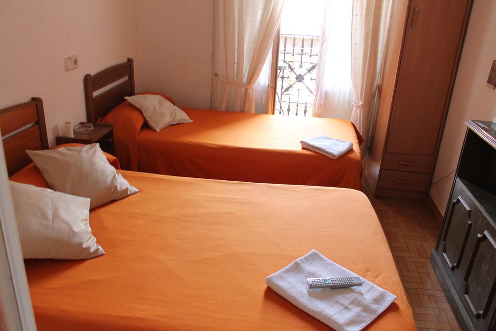 Hostal Graciela Madrid Room photo