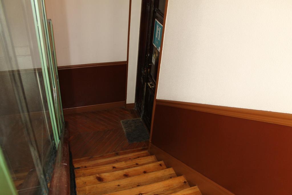 Hostal Graciela Madrid Exterior photo