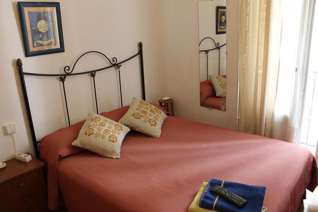 Hostal Graciela Madrid Room photo