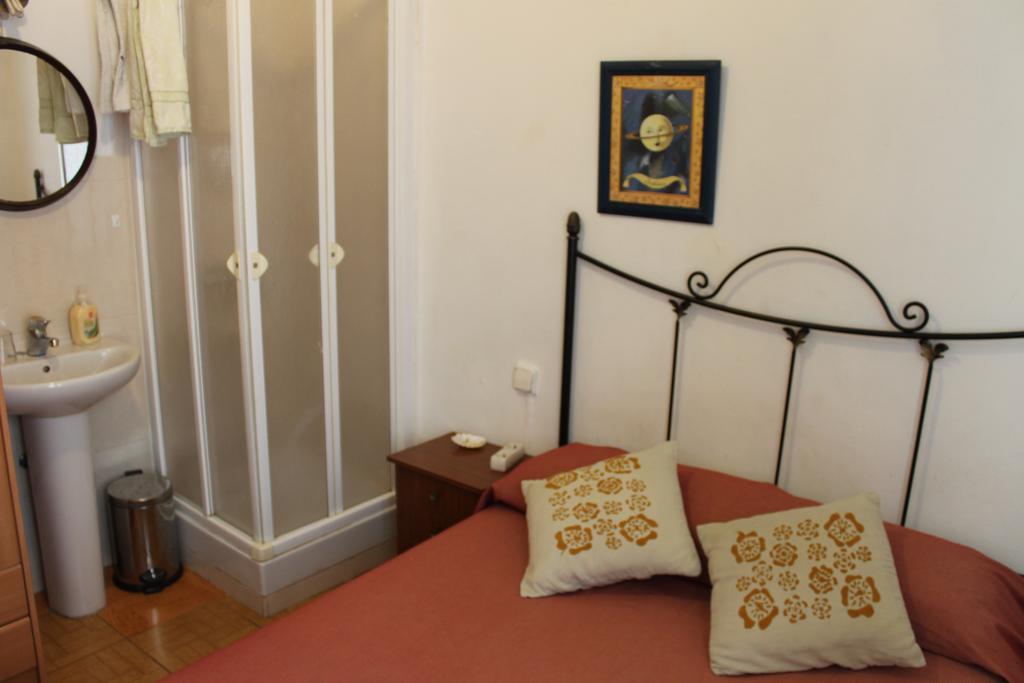 Hostal Graciela Madrid Room photo
