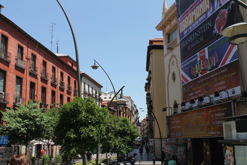Hostal Graciela Madrid Exterior photo